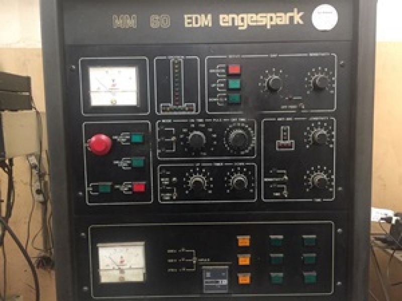 Eletroerosão a Penetração ENGEMAQ EDM400