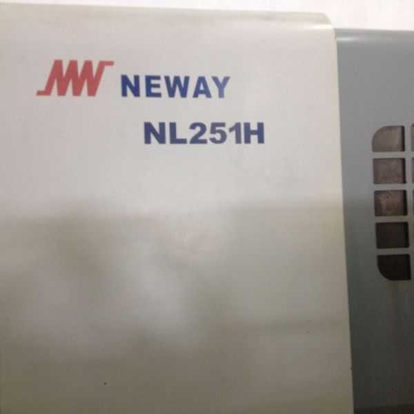 Torno CNC NEWAY NL-251H