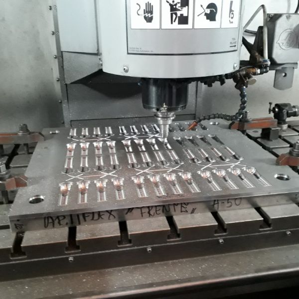 Centro de Usinagem Vertical HAAS VM-3