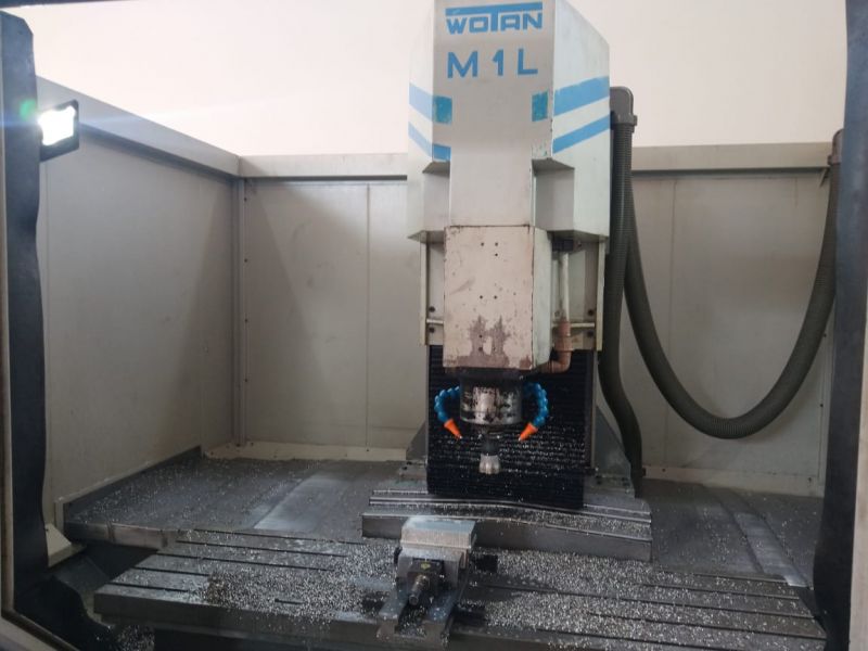 Fresadora CNC WOTAN M1L