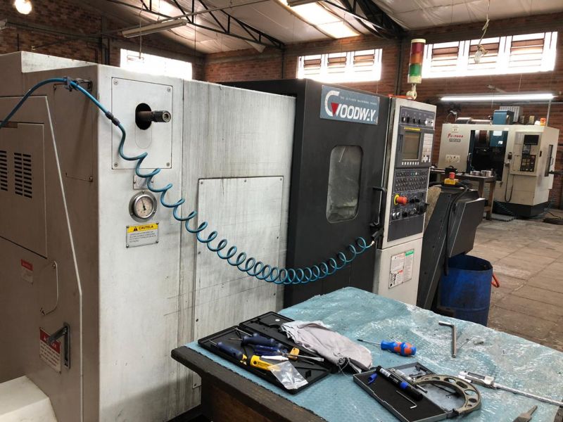 Torno CNC GOODWAY GLS-2000