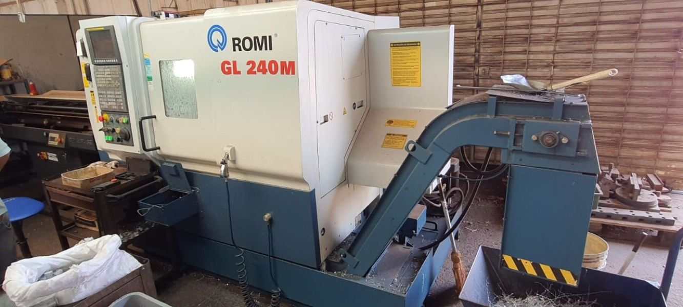 Torno CNC ROMI GL240M 