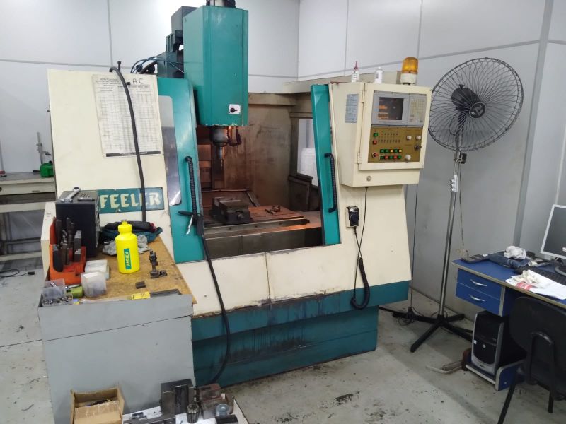 Centro de Usinagem Vertical FEELER FV800