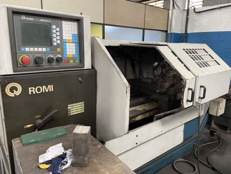 Torno CNC ROMI CENTUR 40RV