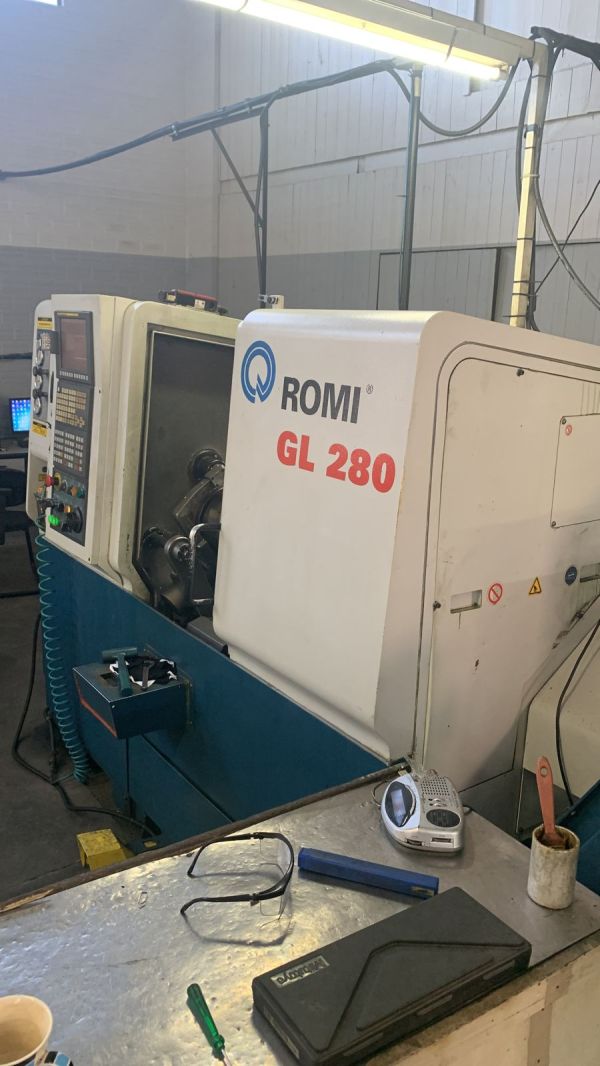 Torno CNC ROMI GL280M