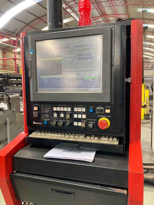 Puncionadeira CNC AMADA AC-255NT