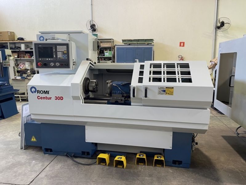 Torno CNC ROMI CENTUR 30D