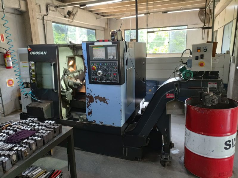 Torno CNC DOOSAN LYNX 220A