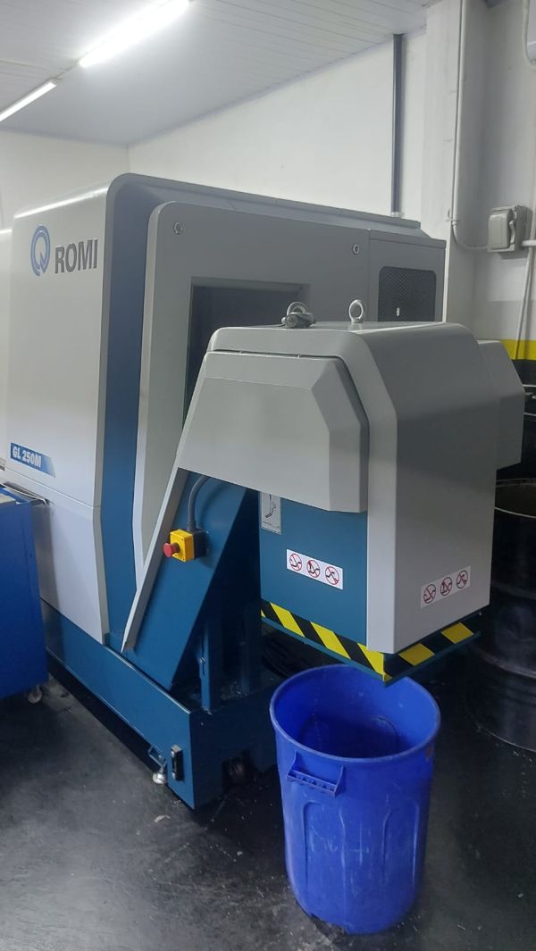 Torno CNC ROMI GL250M 