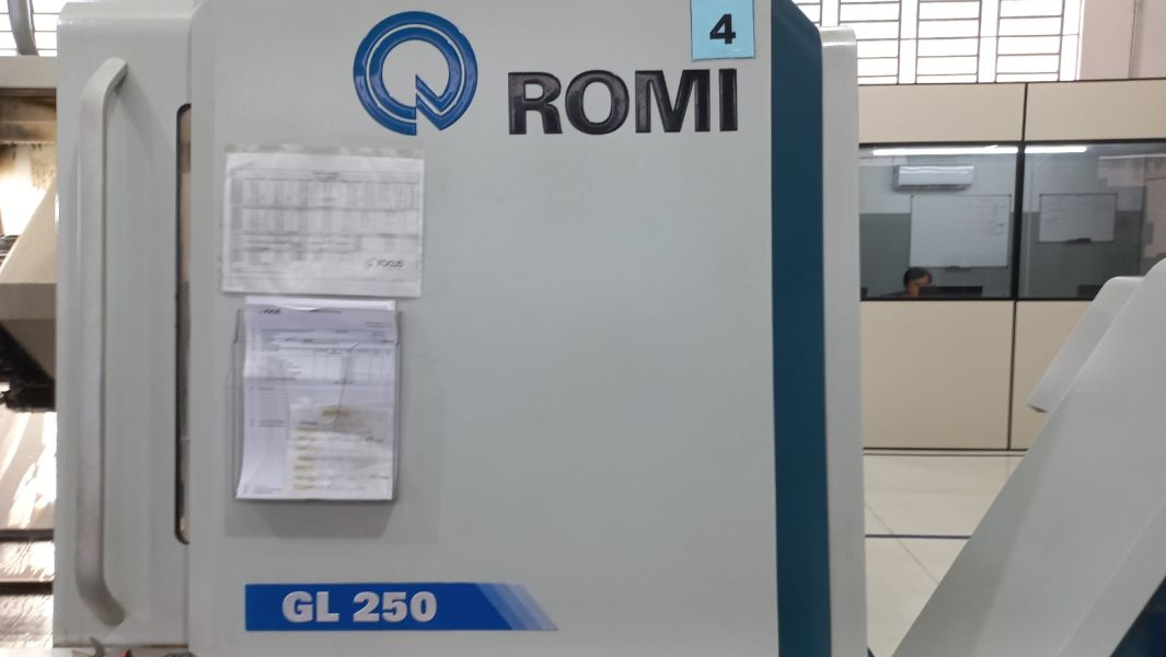 Torno CNC ROMI GL250