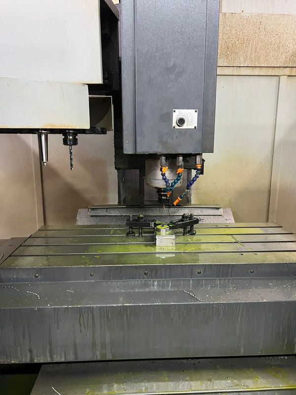 Centro de Usinagem Vertical FEELER FV1000