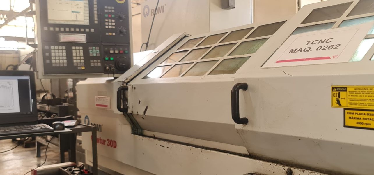 Torno CNC ROMI CENTUR 30D