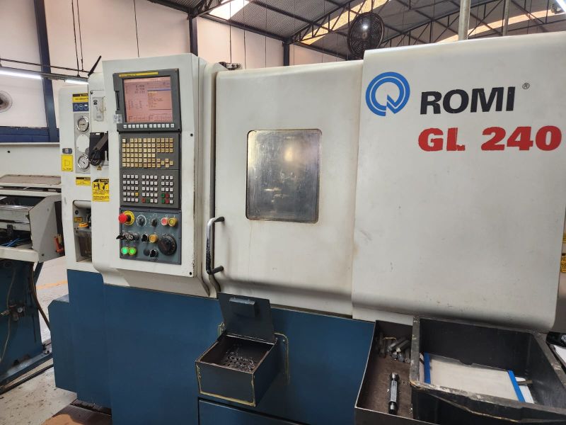 Torno CNC ROMI GL240