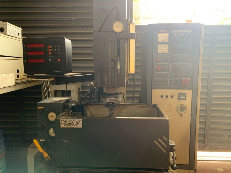 Eletroerosão por Penetração ENGEMAQ EDM-200MX