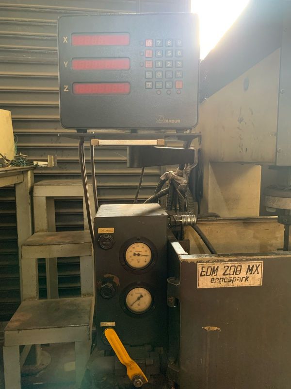 Eletroerosão por Penetração ENGEMAQ EDM-200MX