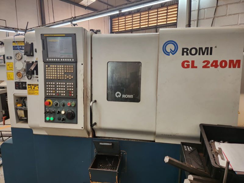 Torno CNC ROMI GL240M