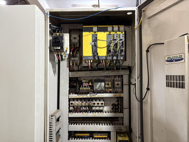 Centro de Usinagem Vertical HYUNDAI-KIA VX500