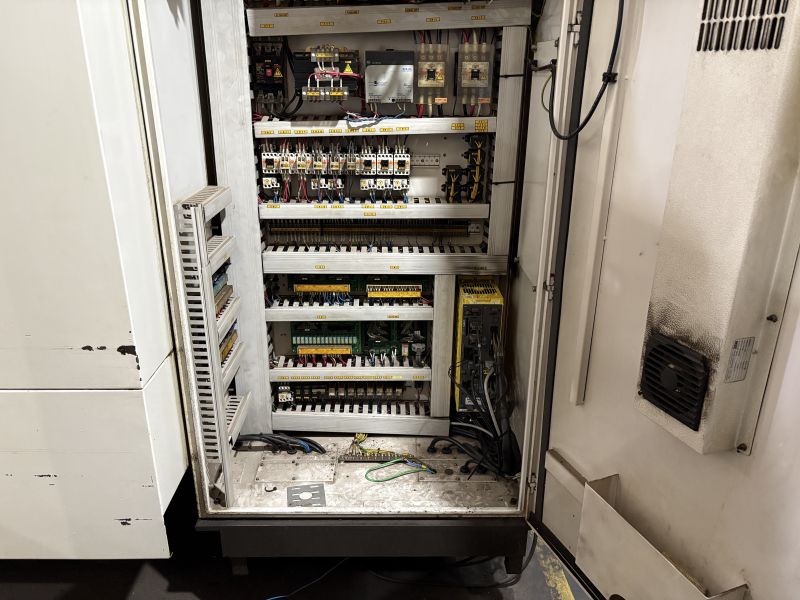 Centro de Usinagem Vertical HYUNDAI-KIA VX500