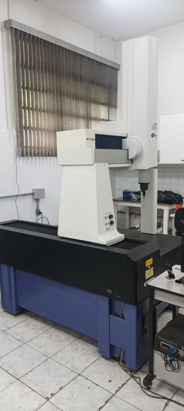 Tridimensional MITUTOYO CRT-PM7106 