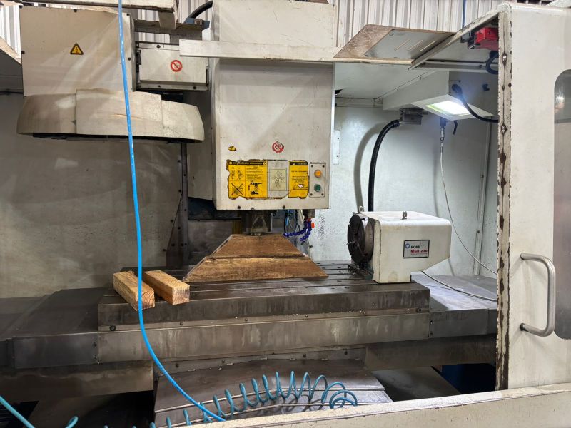 Centro de Usinagem Vertical ROMI DISCOVERY 1250