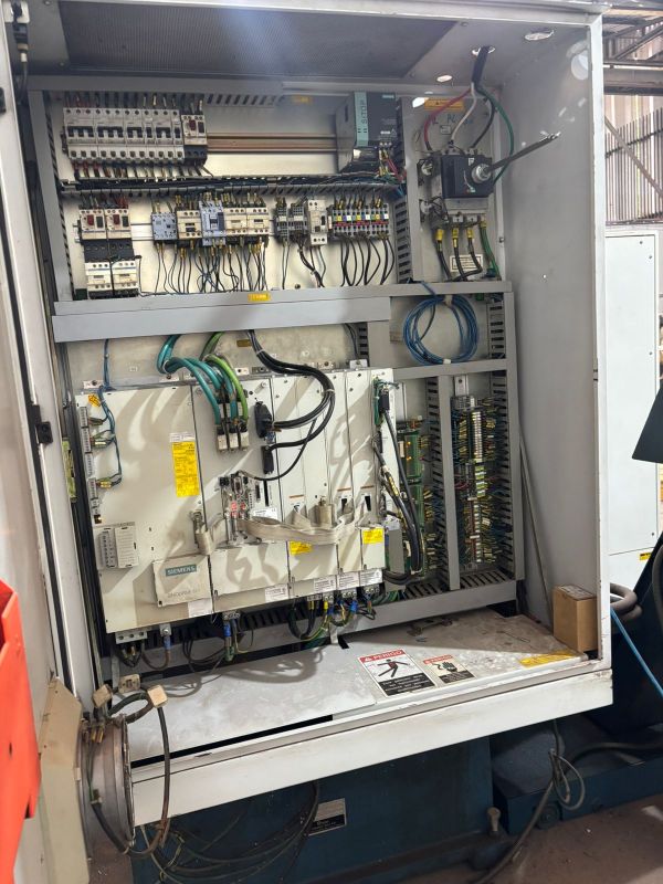 Centro de Usinagem Vertical ROMI DISCOVERY 1250