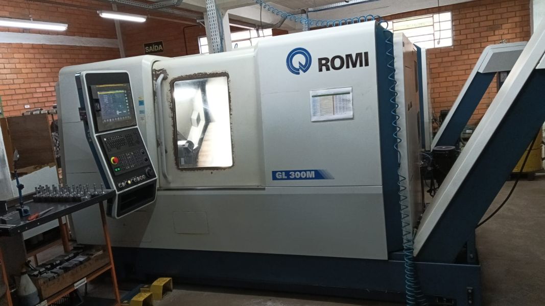 Torno CNC ROMI GL300M