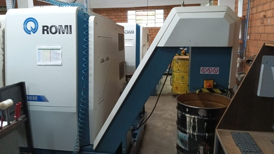 Torno CNC ROMI GL300M
