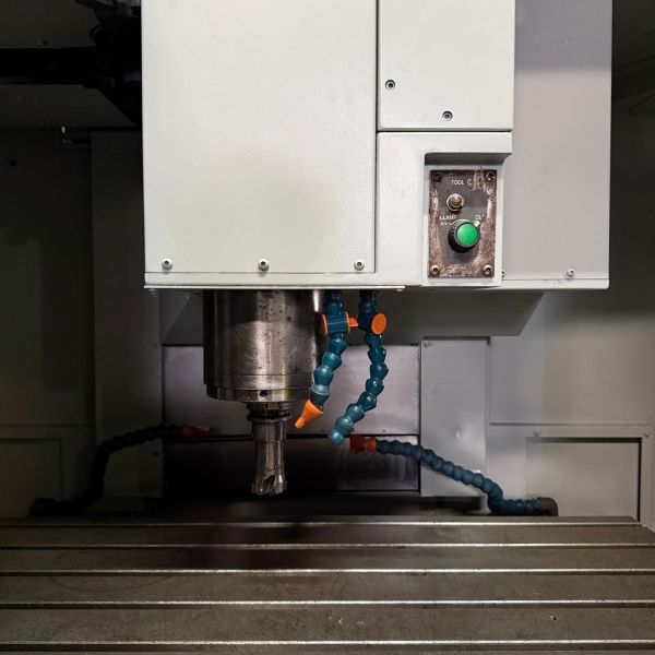 Centro de Usinagem Vertical HYUNDAI-KIA VX500