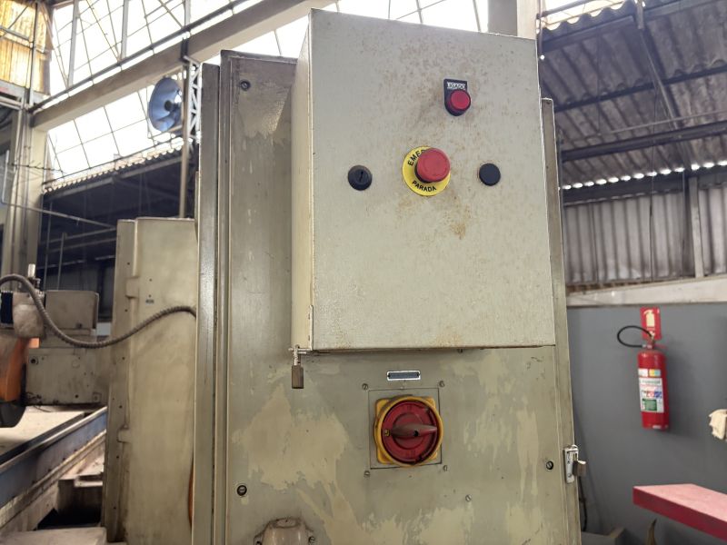 Retífica Cilíndrica Universal BLOHM RB 152 A