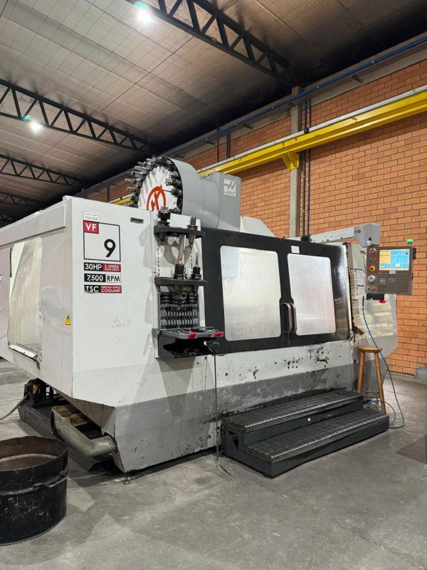 Centro de Usinagem Vertical HAAS VF-9