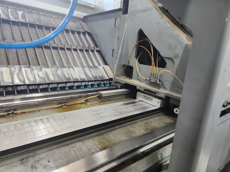 Centro de Usinagem Vertical DECKEL MAHO DMC 104V LINEAR