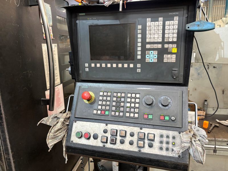 Torno Vertical CNC YU SHINE VL1600 ATC