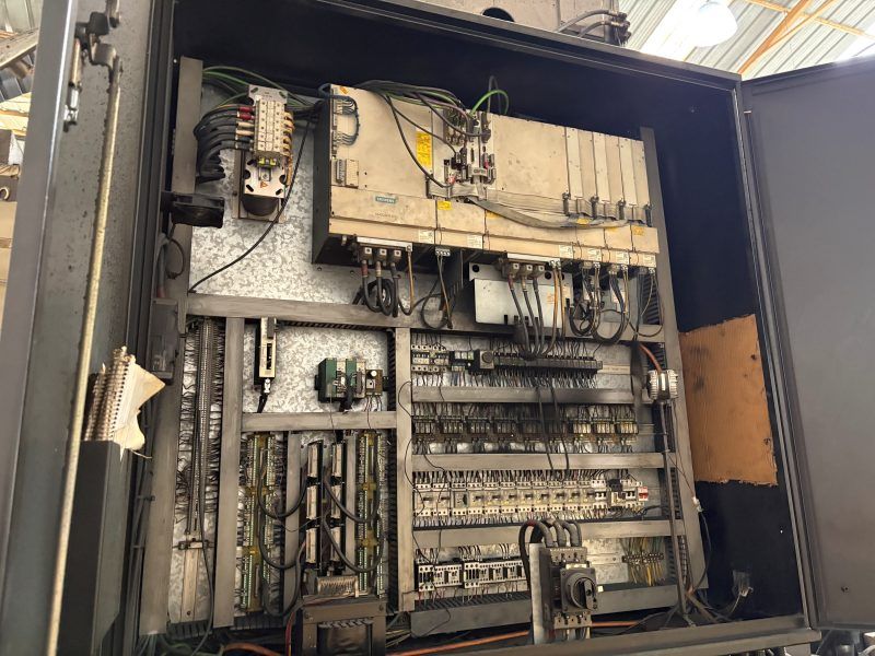 Torno Vertical CNC YU SHINE VL1600 ATC