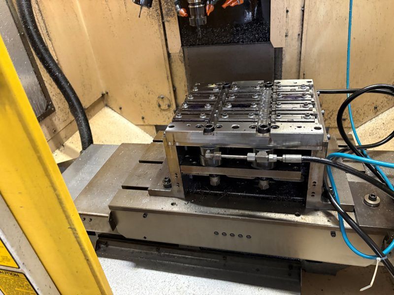 Centro de Usinagem Vertical FANUC ROBODRILL α-T14iE