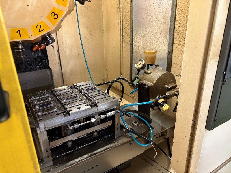 Centro de Usinagem Vertical FANUC ROBODRILL α-T14iE