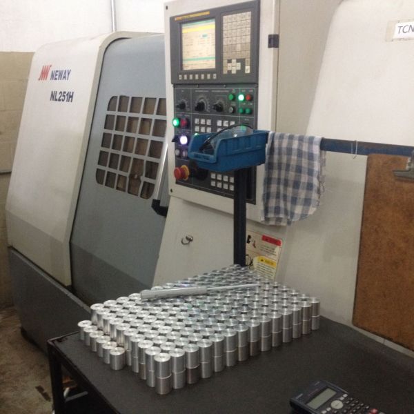 Torno CNC NEWAY NL-251H