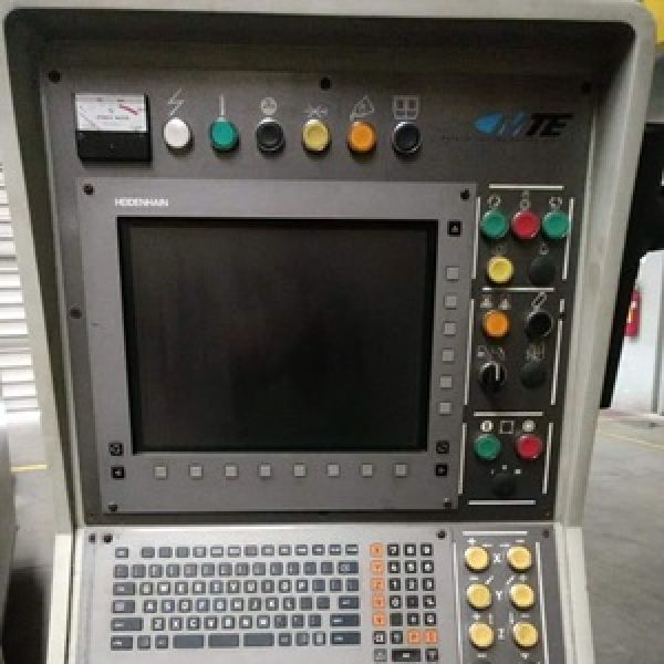 Fresadora CNC MTE BF5200
