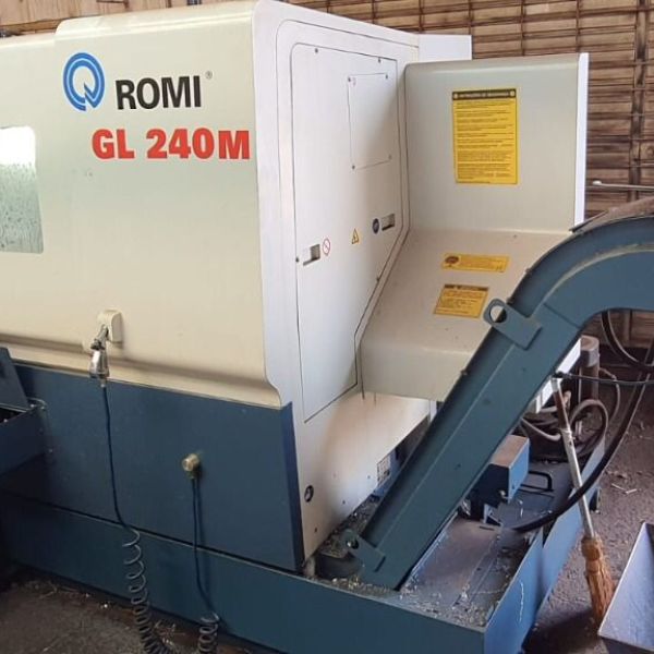 Torno CNC ROMI GL240M 