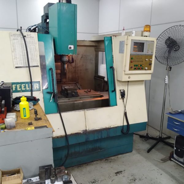 Centro de Usinagem Vertical FEELER FV800