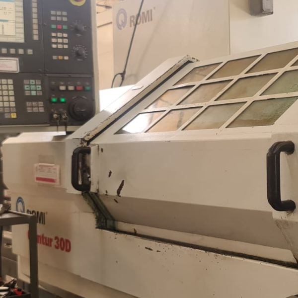 Torno CNC ROMI CENTUR 30D