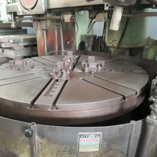 Torno Vertical TOS SK-16