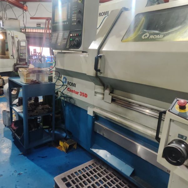 Torno CNC ROMI CENTUR 35D