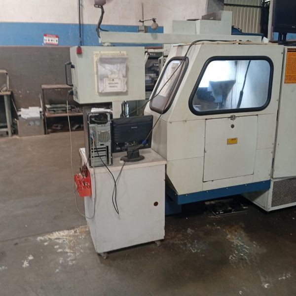 Centro de Usinagem Vertical ROMI DISCOVERY 308