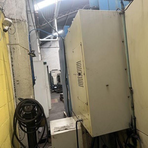 Centro de Usinagem Vertical VEKER MVK1000C