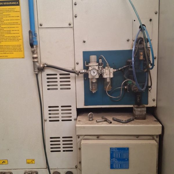 Centro de Usinagem Vertical Romi Discovery 760