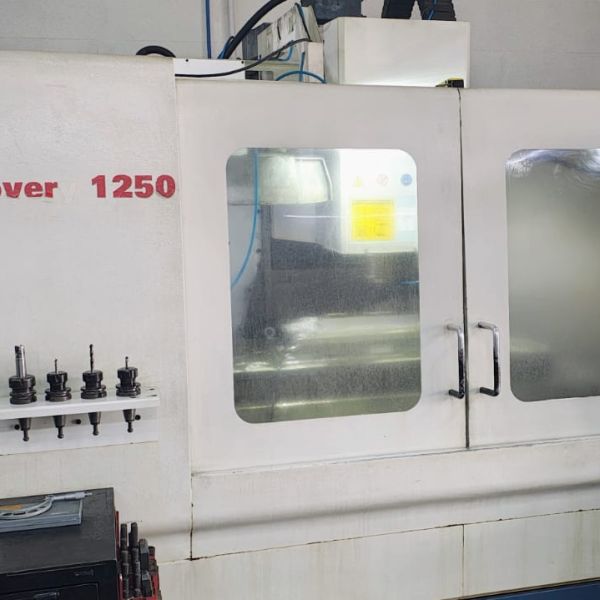 Centro de Usinagem ROMI DISCOVERY 1250