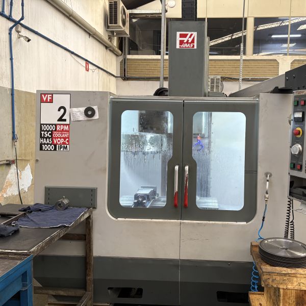 Centro de Usinagem Vertical Haas VF-2