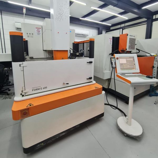 Eletroerosão por Penetração CNC CHARMILLES FORM E 600