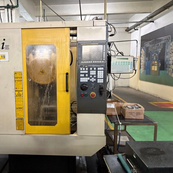 Centro de Usinagem Vertical FANUC ROBODRILL α-T14iE